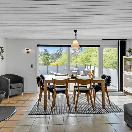 Pet Friendly In With Sauna Blåvand