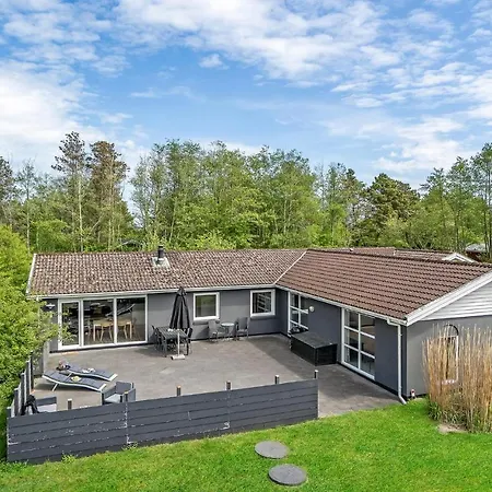 Amazing In Blavand With Kitchen Hébergement de vacances *