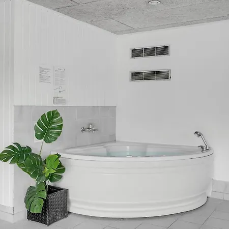 Pet Friendly In With Sauna 度假居