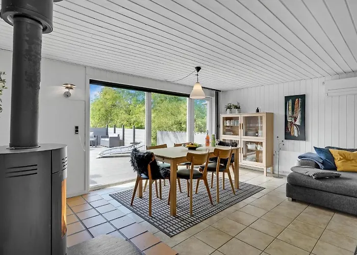 Amazing In Blavand With Kitchen Hébergement de vacances *